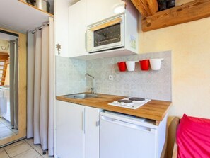 Réfrigérateur, micro-ondes, four, lave-vaisselle