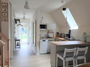 Réfrigérateur, micro-ondes, lave-vaisselle, grille-pain