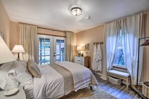 4 habitaciones, tabla de planchar con plancha y cuna de viaje 