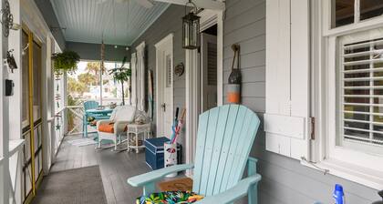 Ms. Opal's Cottage - POOL! Pet-Friendly! Ground Level