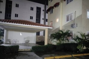 Exterior - Confortable Espacio Residencial, 3 Hab. Wifi. A/C (Santo Domingo Este)