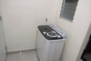 Interior - Confortable Espacio Residencial, 3 Hab. Wifi. A/C (Santo Domingo Este)