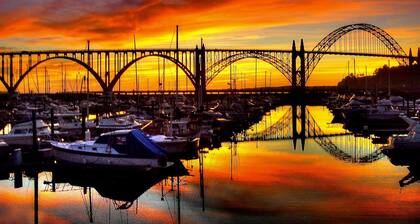 Nye Beach Ocean Front Condo! Walk to Everything! Spectacular Views!