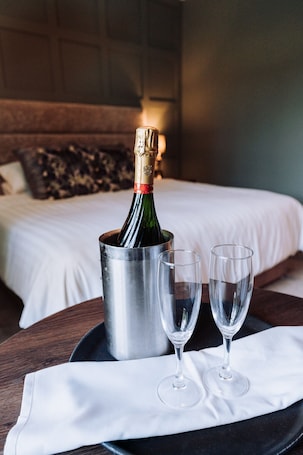 Deluxe Double Room, Accessible, Ensuite | 1 bedroom