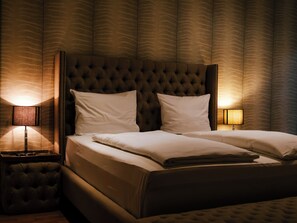 Down duvets, in-room safe, desk, blackout curtains - Living am Carlsplatz (Düsseldorf)