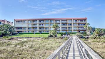 Condo, 2 Bedrooms | Exterior