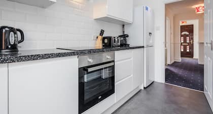 3br-sleeps5-parking-garden-accesstolondon