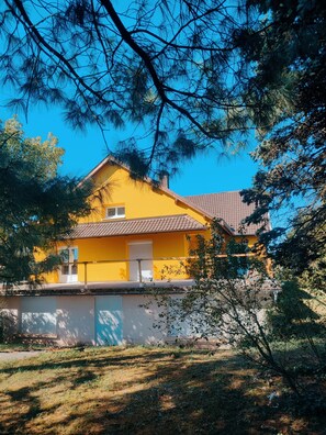 Exterior - Large and pleasant 150M2 house near Lyon (Saint-Romain-de-Jalionas)