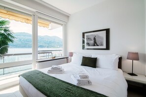 Comfort Apartment | 1 bedroom, down comforters, iron/ironing board - Bellariva Lake View (Collina d'Oro)