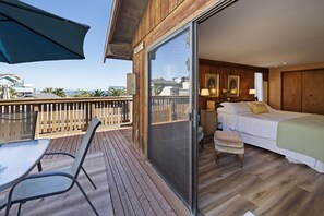 3 bedrooms, iron/ironing board, travel crib, bed sheets