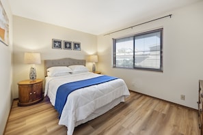 3 bedrooms, iron/ironing board, travel cot, bed sheets - 221W: Family Friendly Avalon Home, Golf Cart, Large Deck + Outdoor Dining (Avalon)