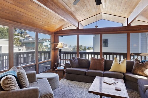 221W: Family Friendly Avalon Home, Golf Cart, Large Deck + Outdoor Dining