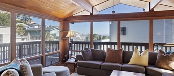 221W: Family Friendly Avalon Home, Golf Cart, Large Deck + Outdoor Dining