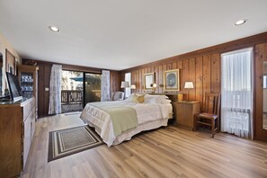 3 bedrooms, iron/ironing board, travel crib, bed sheets - 221W: Family Friendly Avalon Home, Golf Cart, Large Deck + Outdoor Dining (Avalon)