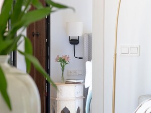 1 habitación, tabla de planchar con plancha, internet y ropa de cama 