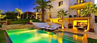 Luxury villa in Cannes with pool and jacuzzi