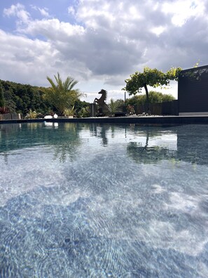 Piscina all'aperto, una piscina riscaldata