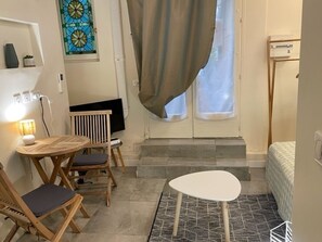 Bügeleisen/Bügelbrett, kostenloses WLAN, Bettwäsche