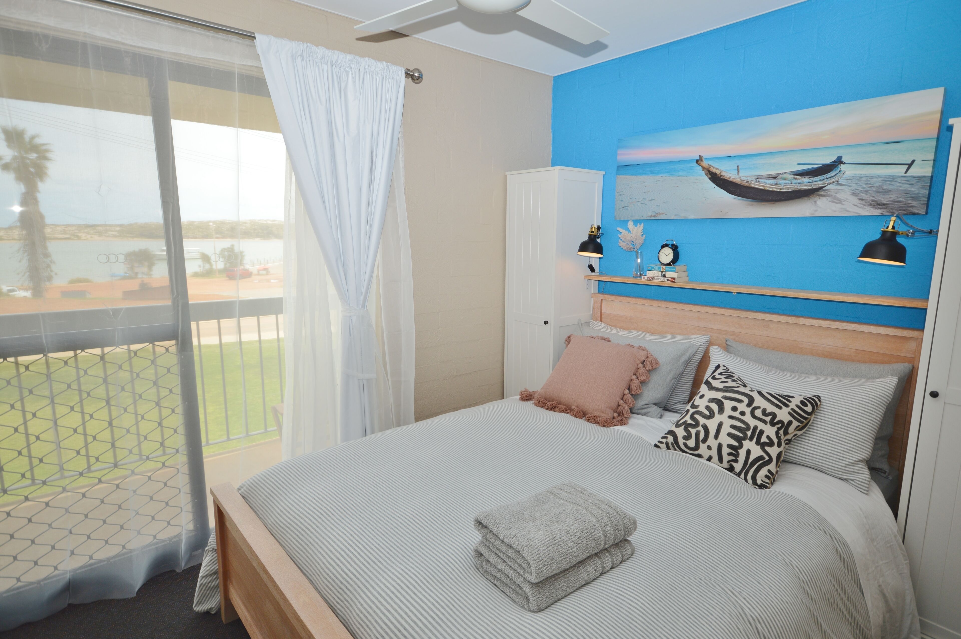3 bedrooms, WiFi, bed sheets