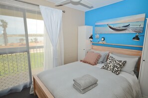 3 bedrooms, WiFi, bed sheets