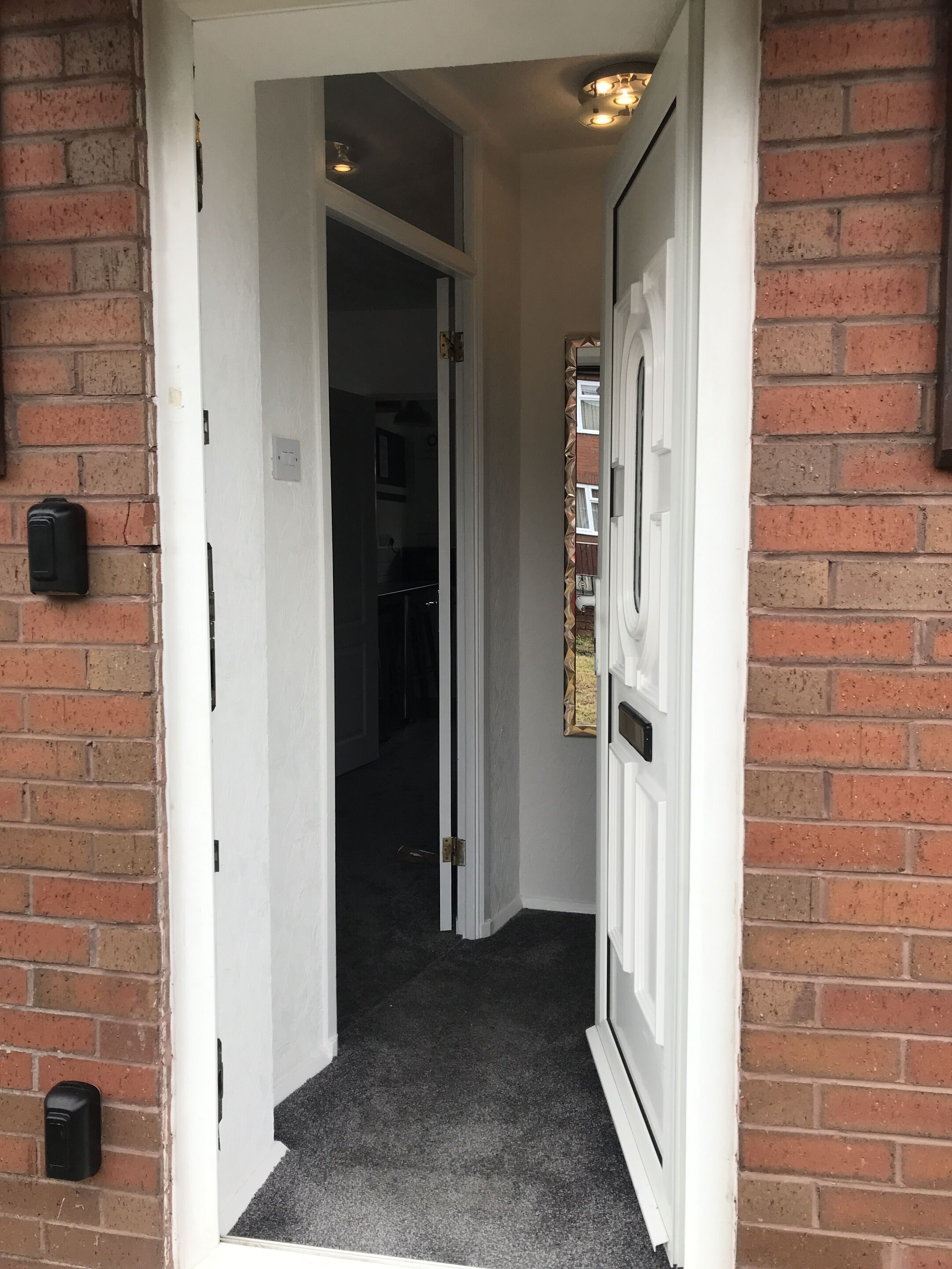 Nhà tiện nghi đơn giản, phòng tắm riêng (Countessway) | Khu sảnh