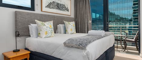 1 chambre, coffres-forts dans les chambres, fer et planche à repasser