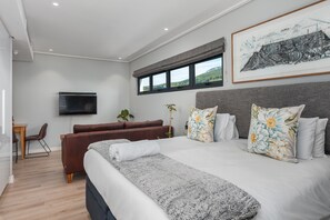 1 bedroom, in-room safe, iron/ironing board, Internet