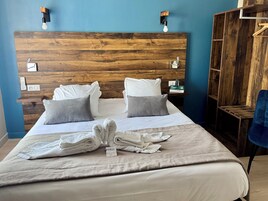 舒适双人房, 1 张大床 | 高档床上用品、办公桌、笔记本电脑工作区、免费 WiFi