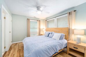 3 bedrooms, iron/ironing board, WiFi, bed sheets