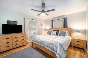 3 bedrooms, iron/ironing board, WiFi, bed sheets