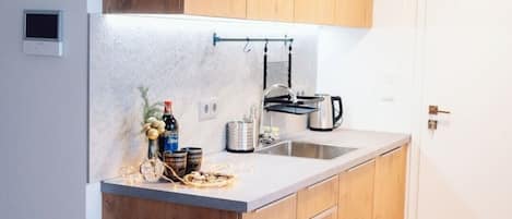 Fridge, microwave, stovetop, electric kettle