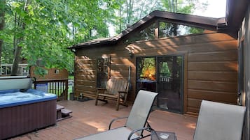 House, 2 Queen Beds (Sleepy Creek - Creekside Escape ) | Terrace/patio