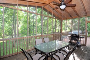 House, 2 Queen Beds (Sleepy Creek - Creekside Escape ) | Balcony - Sleepy Creek - Creekside Escape (Berkeley Springs)