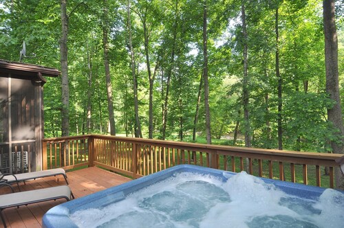 Sleepy Creek - Creekside Escape