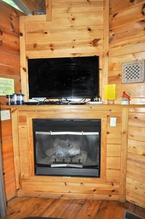 House, 2 Queen Beds (Sleepy Creek - Creekside Escape ) | Interior