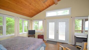 House, Multiple Beds (Above Sleepy Hollow - A Hidden Getawa) | 2 bedrooms, free WiFi, bed sheets