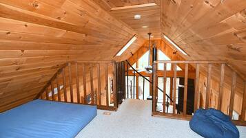 House, Multiple Beds (Seventh Heaven - Heavenly Retreat ) | 3 bedrooms, bed sheets