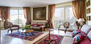 Smart-TV, Kamin, DVD-Player