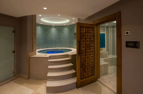 The Superior Living Batisehir 
