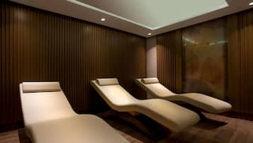 Salas de tratamiento para parejas, un sauna, baño turco