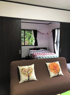 1 bedroom, desk, iron/ironing board, free WiFi