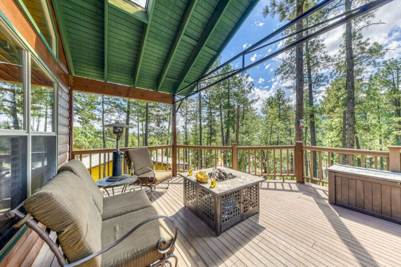 Cozy Mtn Cabin, Outdoor Space w/Fire Table, Views