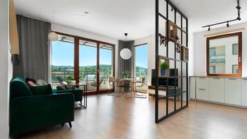 Premium Apartment | 2 bedrooms, iron/ironing board, free WiFi, bed sheets