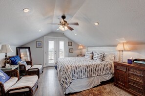 3 bedrooms, WiFi - Stunning sunsets, PET FRIENDLY, peaceful and cozy on a quiet cul-de-sac! (Port Aransas)