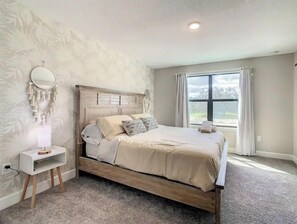 4 bedrooms, in-room safe, iron/ironing board, free WiFi