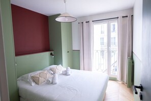 3 bedrooms, desk, iron/ironing board, WiFi