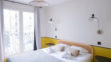 3 habitaciones, escritorio, tabla de planchar con plancha y wifi