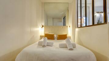 2 Schlafzimmer, Schreibtisch, BĂŒgeleisen/BĂŒgelbrett, WLAN