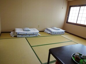 1 chambre, bureau, Wi-Fi gratuit, draps fournis