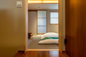 2 camere, una scrivania, ferro/asse da stiro, Wi-Fi gratuito